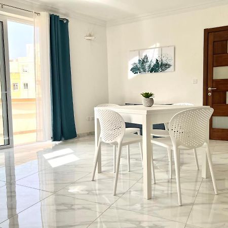 Condo With Patio Overlooking Piazza Gzira Екстериор снимка
