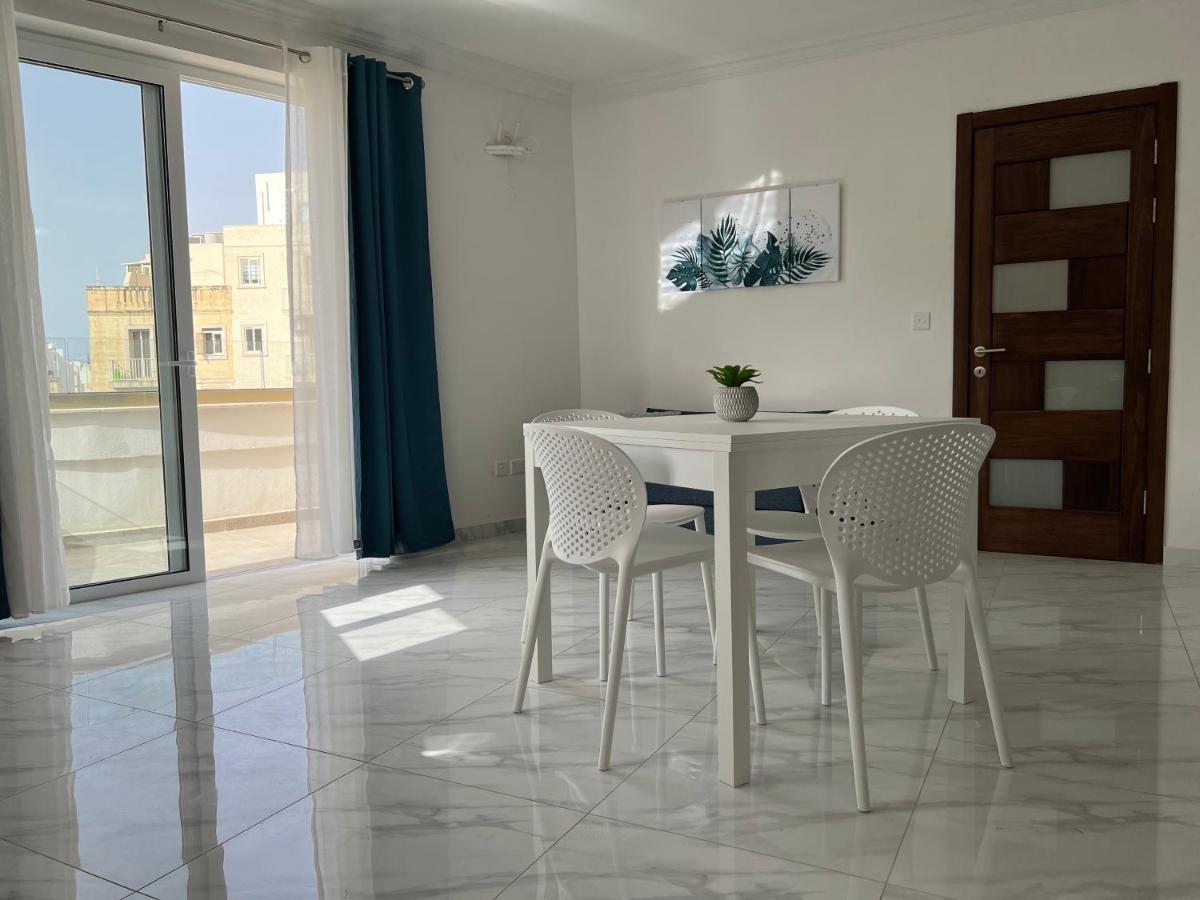Condo With Patio Overlooking Piazza Gzira Екстериор снимка